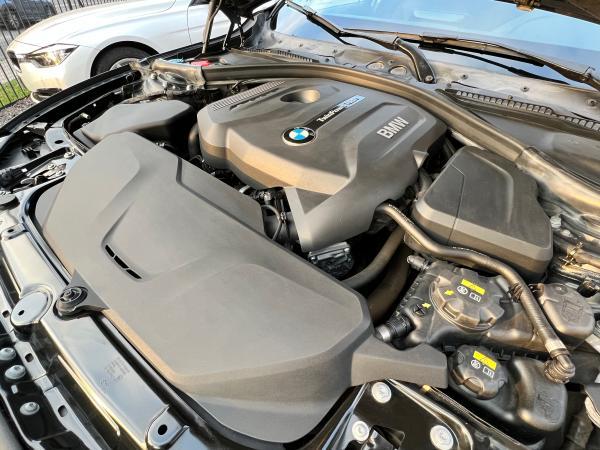 BMW 320 I SPORT LCI 2.0 TWIN TURB año 2017