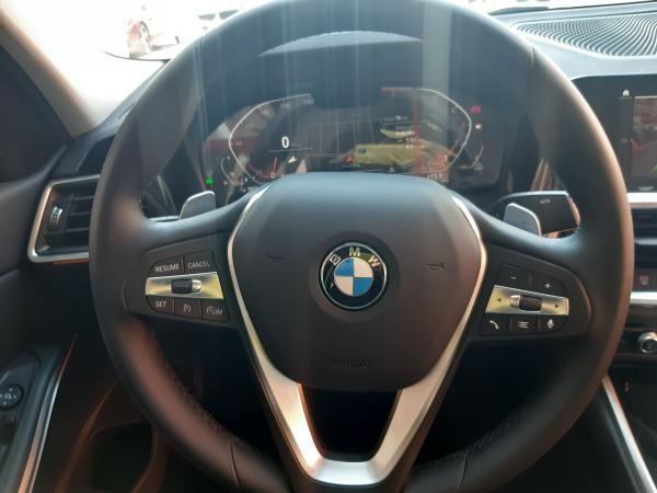 BMW 320I URBAN LCI ENTREGA INMEDIA año 2024