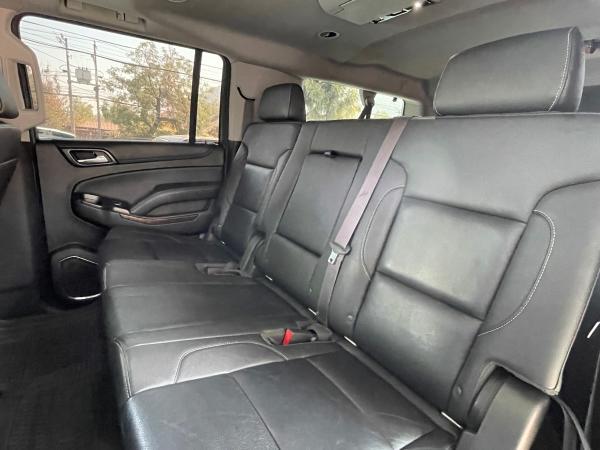 Chevrolet Suburban LT 4X4 año 2017