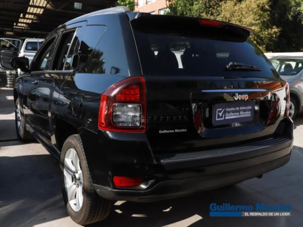 Jeep Compass SPORT 4X2 2.4 AT año 2015