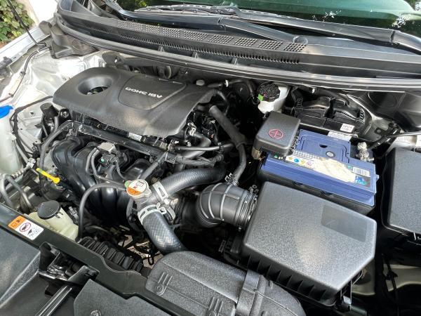 Kia Cerato 5 EX 1.6 Special Auto año 2017