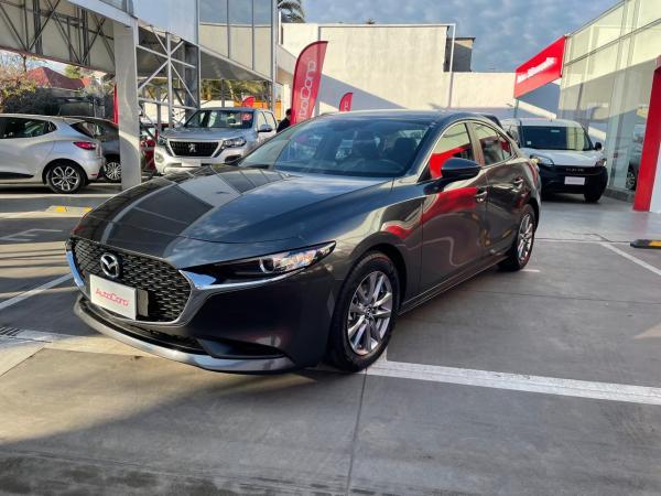 Mazda 3 V 2.0 6MT año 2021