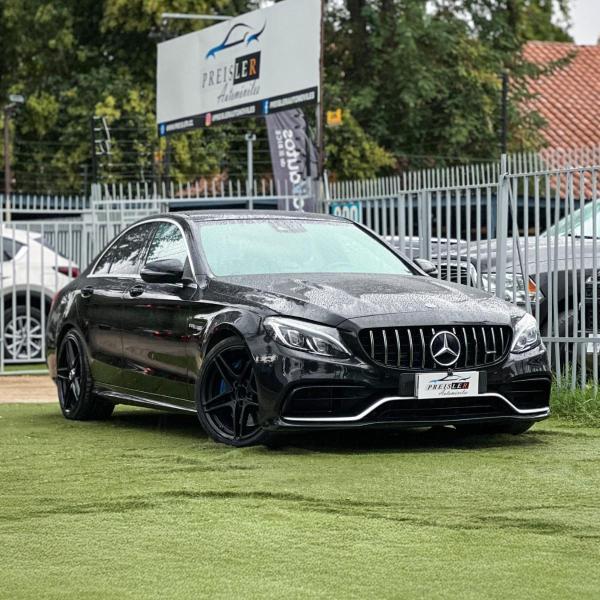 Mercedes-Benz C63 4.0 BITURBO V8