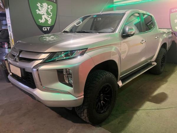 Mitsubishi L-200 DAKAR 4X4 DCAB 2.4