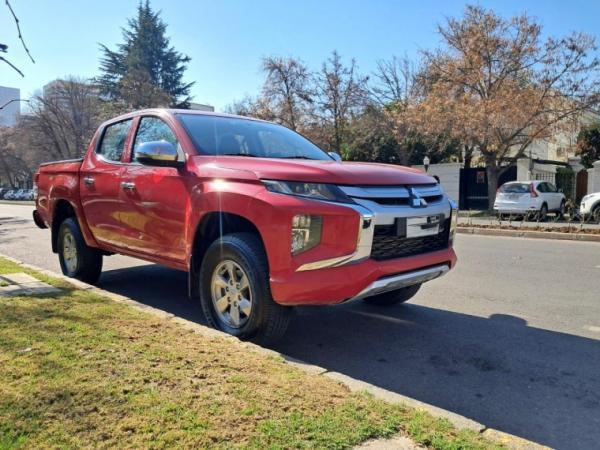 Mitsubishi L-200 KATANA CRT 4X4 2.4