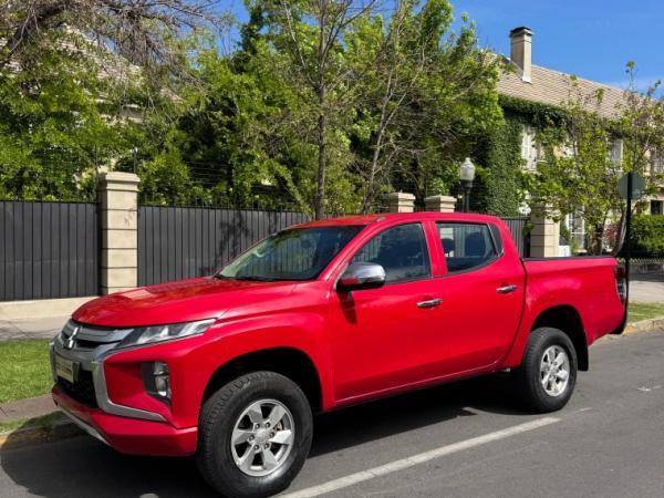 Mitsubishi L-200 KATANA CRT 4X2 2.4