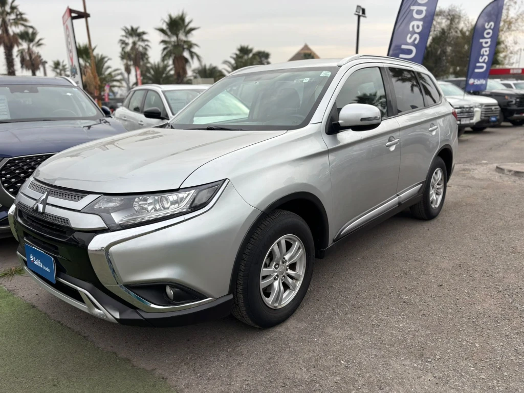 Mitsubishi Outlander 2.0 4X2 MT 5P