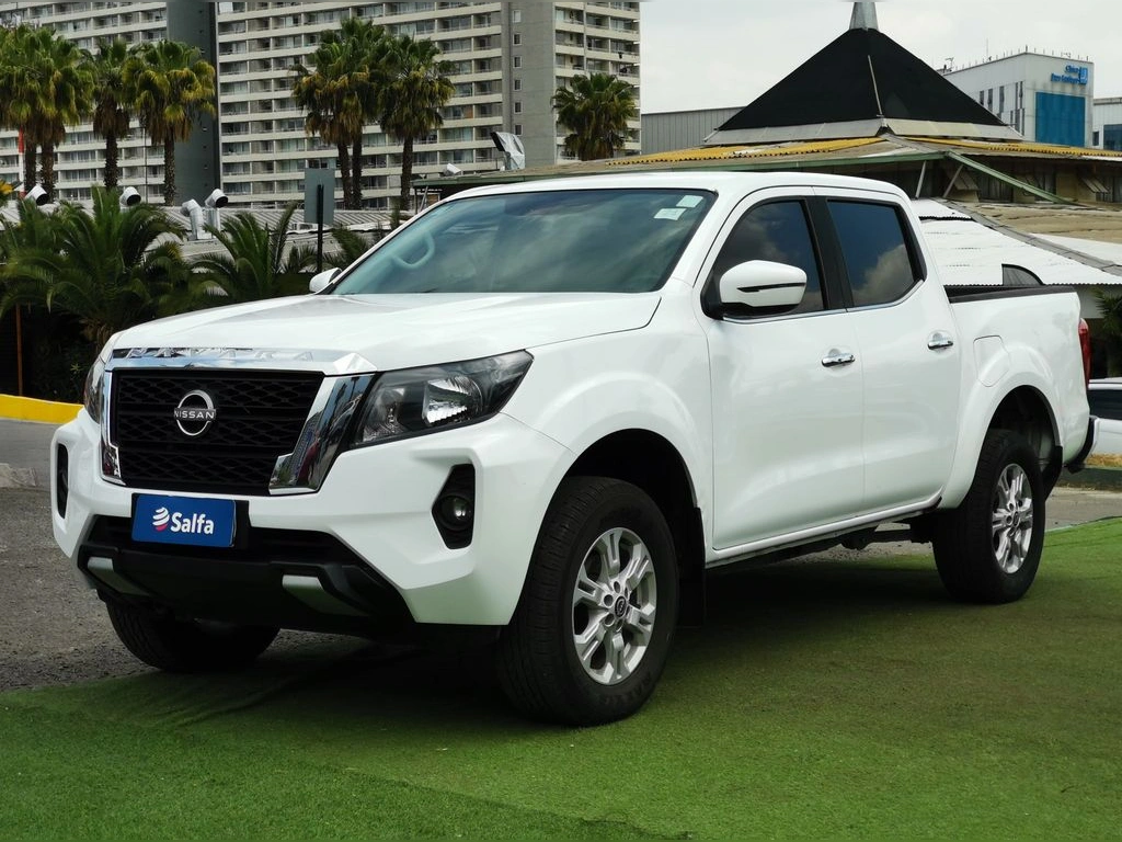 Nissan Navara 2.3D XE 4X2 DOB.CAB. MT