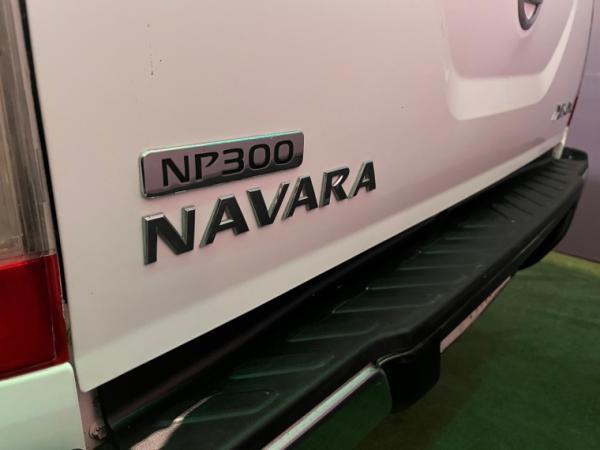 Nissan NP300 NAVARA 4X4 2.3 año 2021
