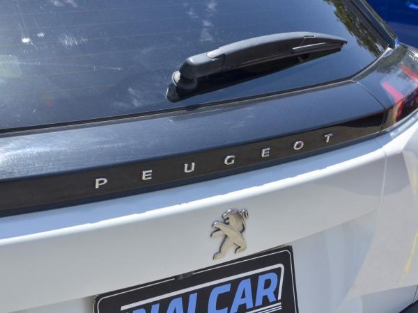Peugeot 2008 PURETECH 130 1.2 año 2022