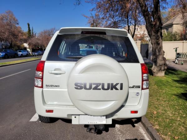 Suzuki Grand Nomade GLX 4X4 2.4 año 2017
