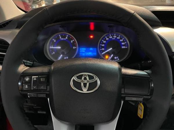 Toyota Hilux 2.4 SR 4X2 año 2016