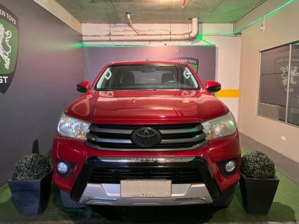 Toyota Hilux SR 4X4 2.4 año 2019