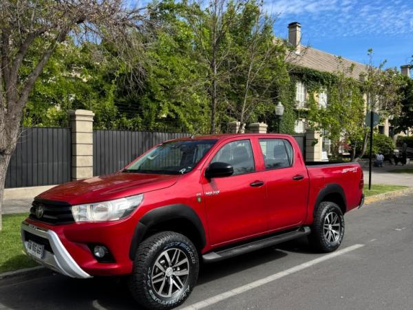 Toyota Hilux DX 4X2 2.4