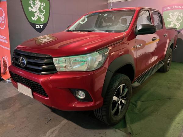 Toyota Hilux DX 2.4