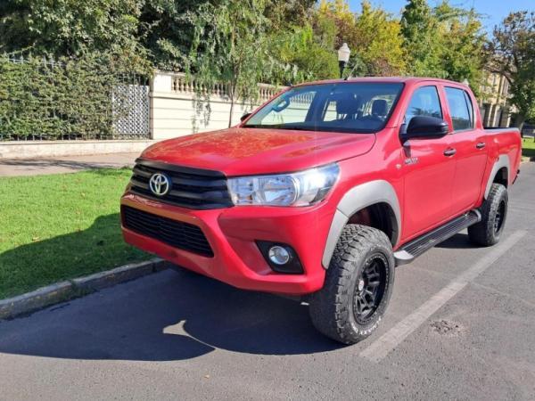 Toyota Hilux DX 4X4 2.4