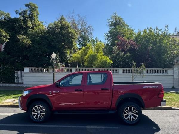 Toyota Hilux DX 4X2 2.4