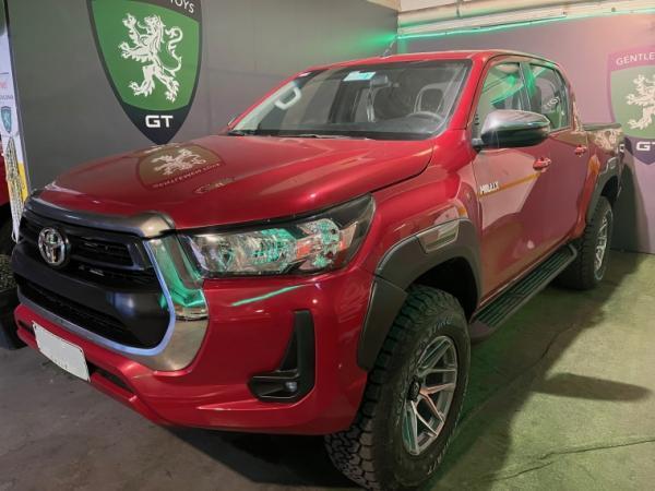 Toyota Hilux SR 4X4 2.8