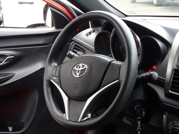 Toyota Yaris MT año 2015
