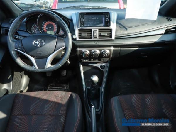 Toyota Yaris SPORT GLE 1.5 año 2015