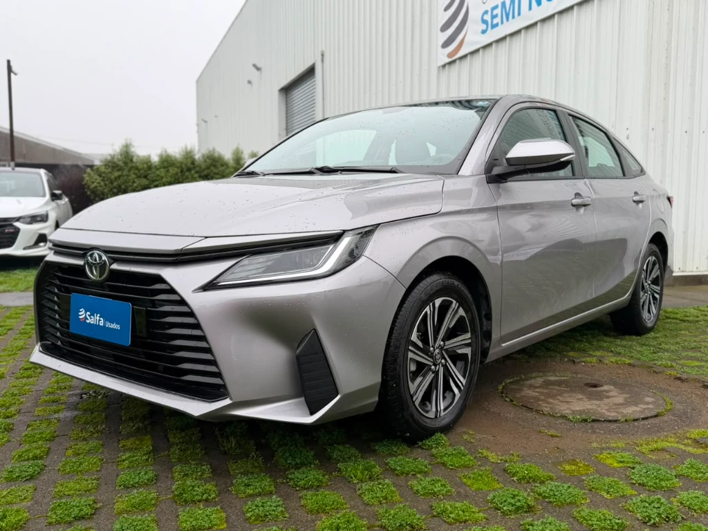 Toyota Yaris 1.5 E 4X2 SDN CVT AT 4P