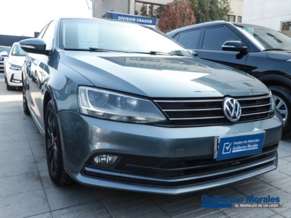 Volkswagen Bora ADVANCE 1.4 año 2015