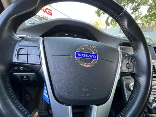 Volvo V60 2.0 TURBO CONFORT año 2011